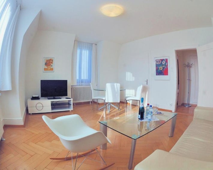 Spacious 2-bedroom near lake - Stardust 32