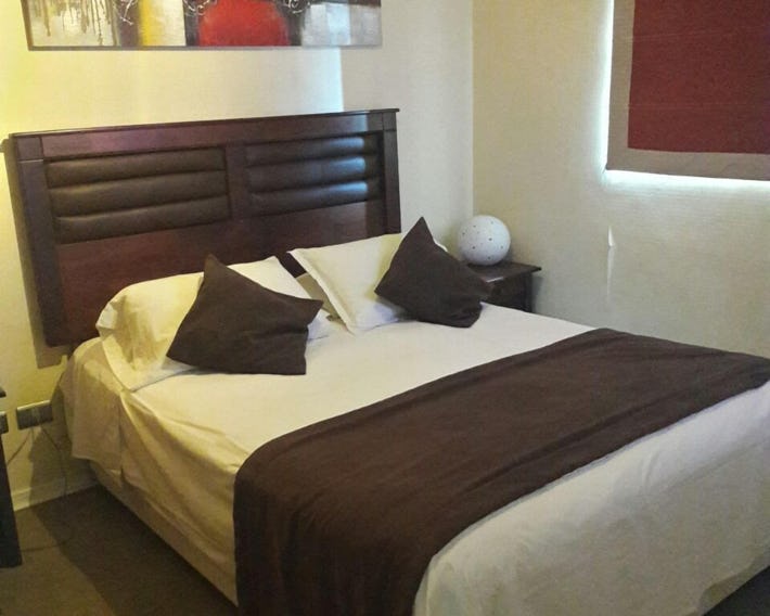 Plaza Suites Apartments