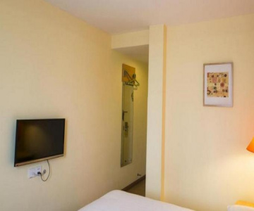 Home Inn Jiaodaokou