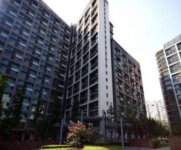 Rich and Young Seasons Park Service Apartment