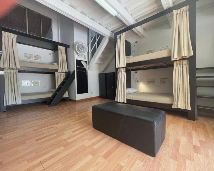 Hostal Lleras Calle 8