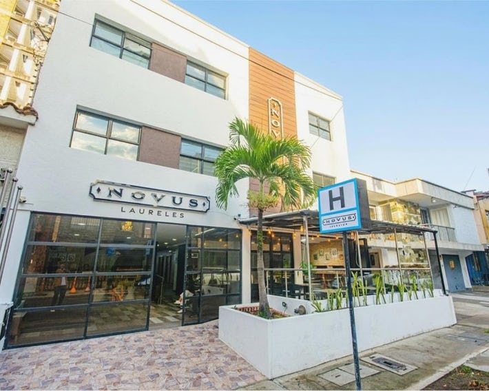 Novus Laureles