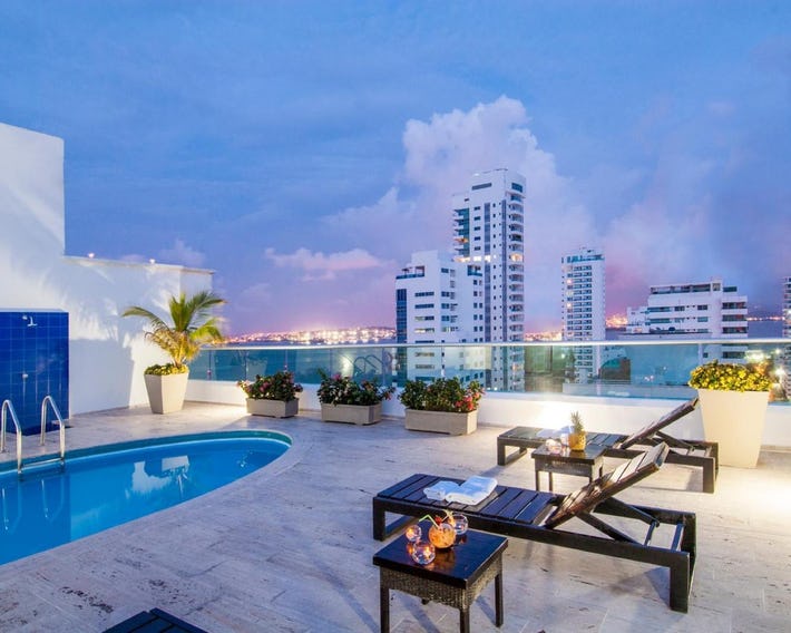 Travelers Orange Cartagena
