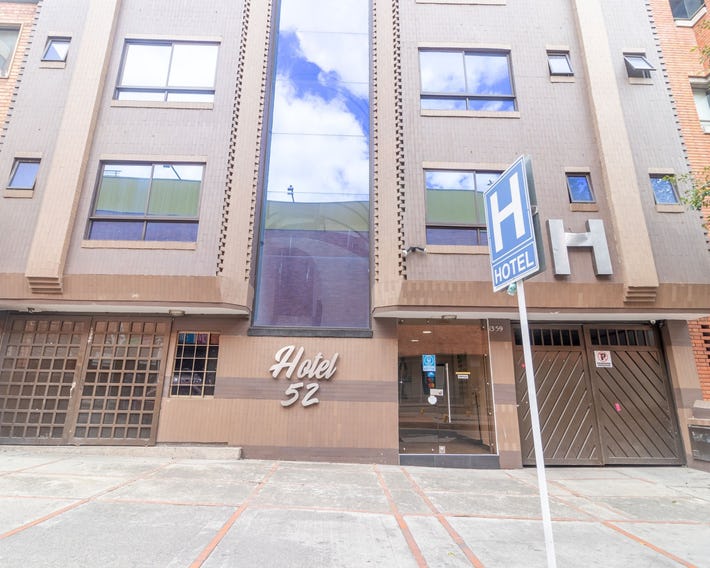 Hotel 52