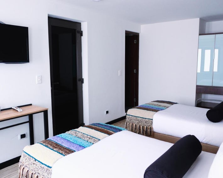 Hotel DC Feria