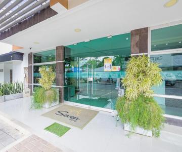 Hotel Seven