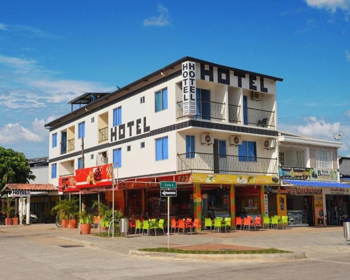 Hotel Bahía Cadi