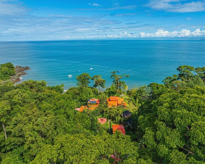 Las Caletas Lodge