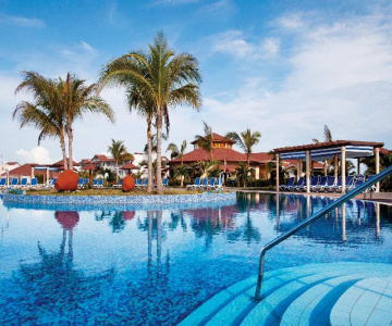 Memories Flamenco Beach Resort
