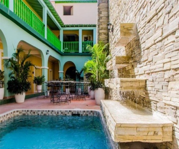 Hotel E La Calesa