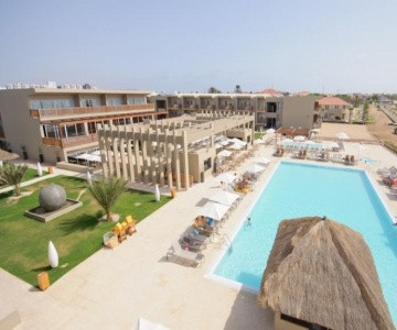 Hotel Oasis Salinas Sea