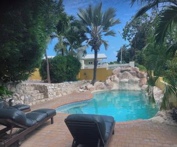 Mirador Apartments