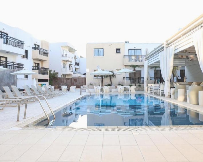 Senator Hotel Apartments - Adults Only