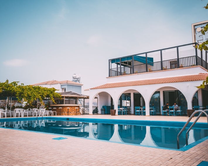 Chrysland & Gardens Club