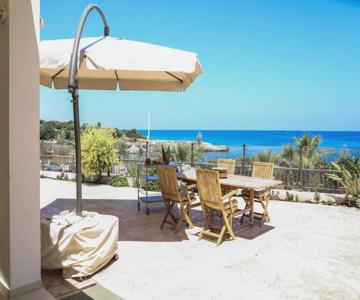 Phaedrus Living: Seaside Luxury Villa Anafi