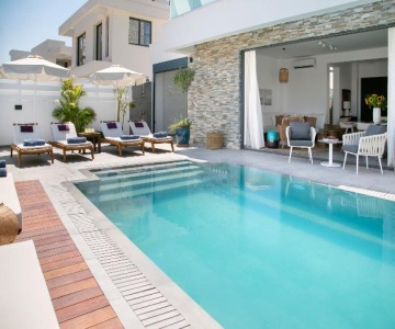 Chris Le Mare Gold Luxury Villa