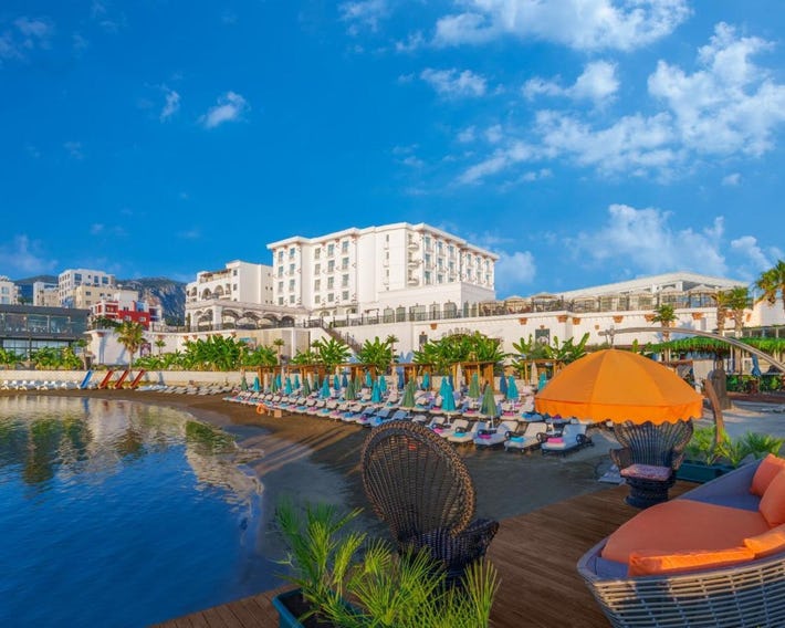 Les Ambassadeurs Hotel Casino&Marina