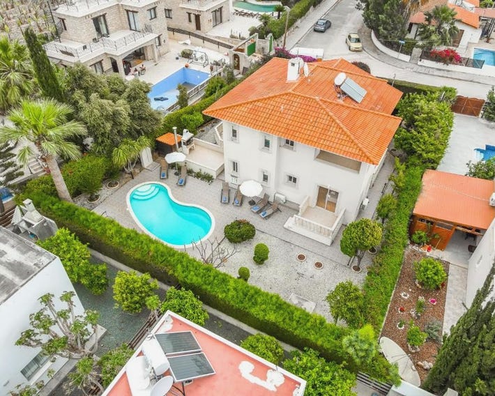 Villa Deja Blue by Ezoria Villas