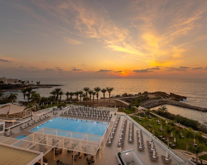 Queens Bay Hotel