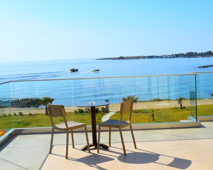 Amphora Hotel & Suites
