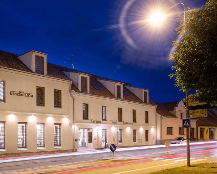 Wine & Wellness hotel Besední dum