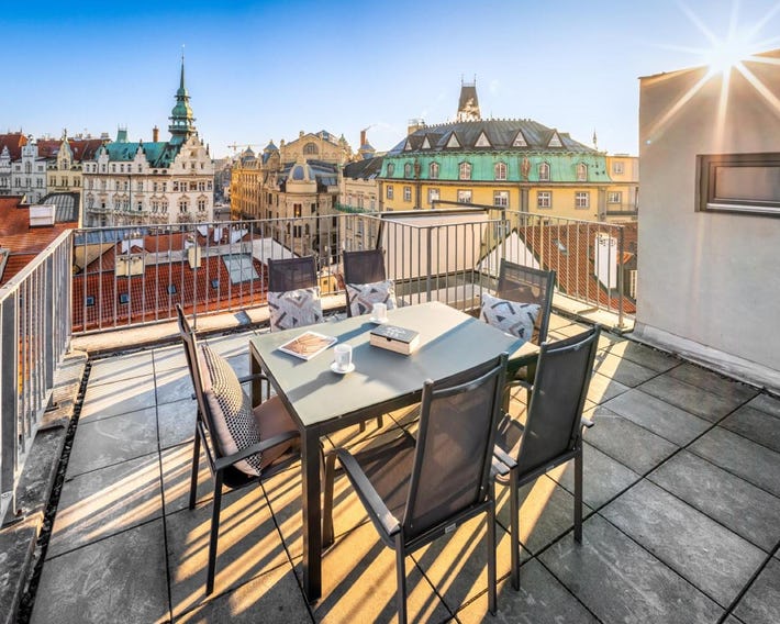 4 Arts Suites