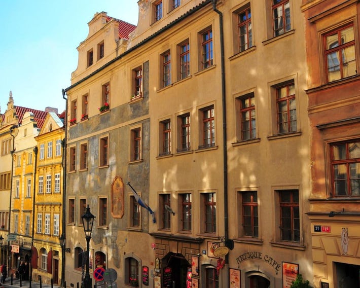 Thunovska 19
