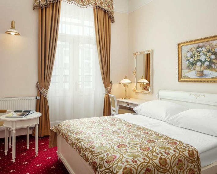 Alqush Downtown Hotel