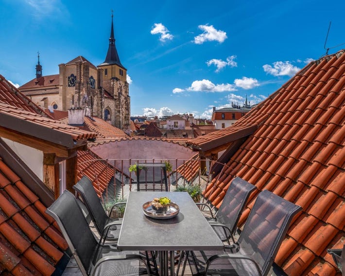Chateau 9 Apartments by Adrez