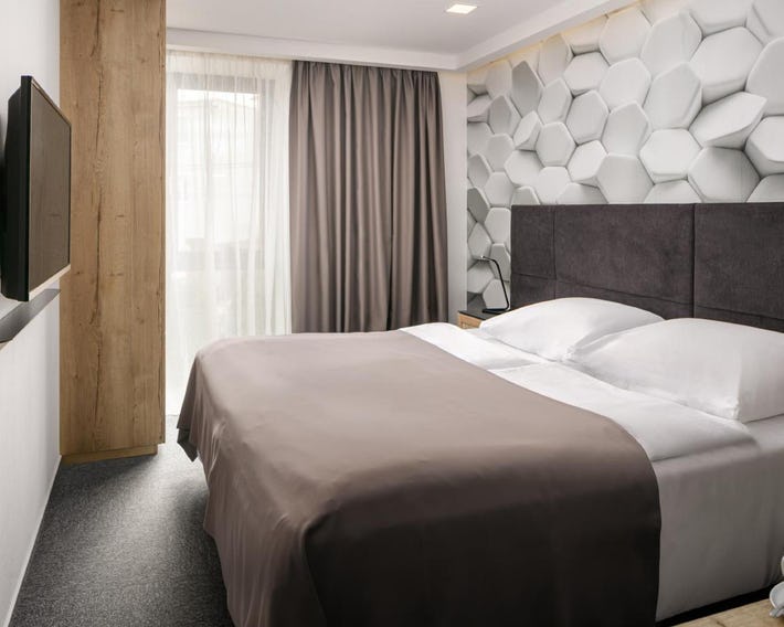 4 SMART HOTEL