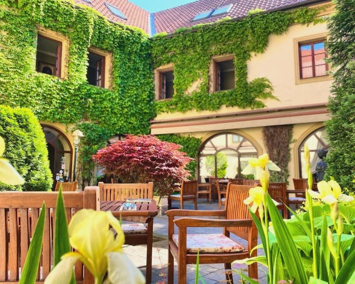 Hotel Octarna - Free On-site Parking