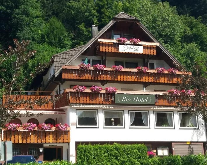 Decker's Bio Hotel