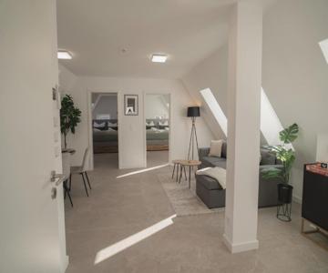 FEEL GOOD HOMES Ruhig-Klimaanlage-WLAN-Regendusche