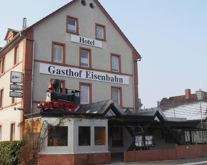 Hotel-Gasthof-Destille-Eisenbahn