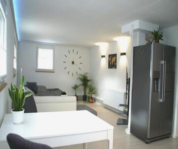 Moderne Business-Wohnung WLAN, Parkplatz & ruhige Top Lage nahe Stuttgart