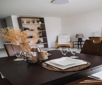 Neue moderne Wohnung,74qm,Balkon,Kingsize Boxspringbett