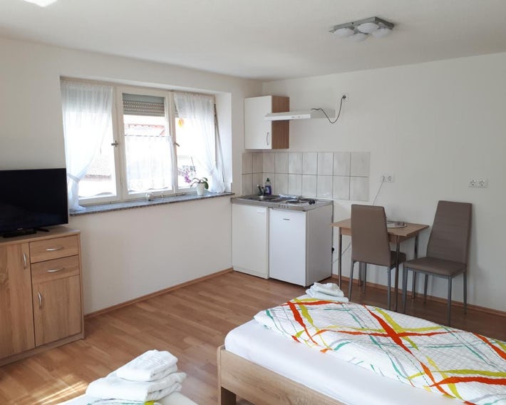 Gästehaus Apartments B & B27 und Pension Waldhorn
