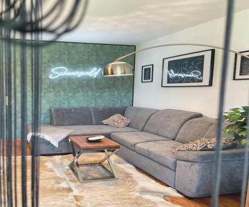 Viktor Apartment