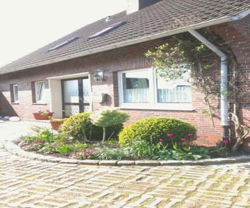 Erdgeschoss Wohnung 3 mit Terrasse Haus Annegrete, nähe Strand & Hafen Bensersiel