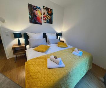 Modernes Apartment Mit Balkon Und Parkplatz Zentrum