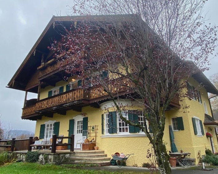 Edle Altbauwohnung trifft oberbayrisches Bergidyll