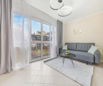 cruwzo I Modern Centrally Located Apartment with Parking