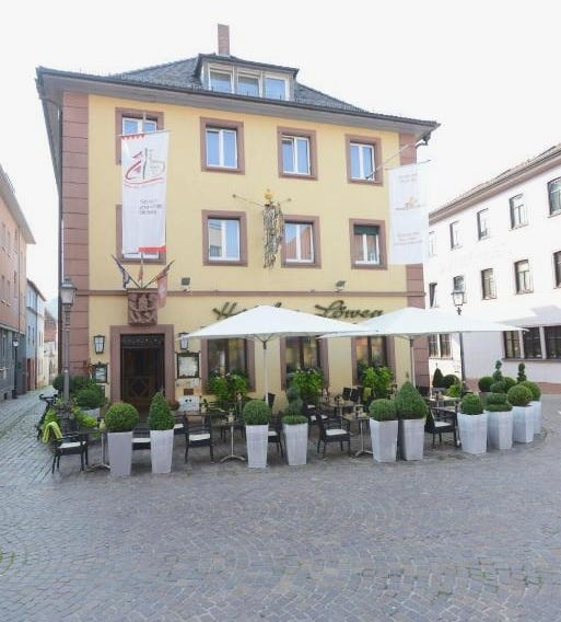 Land-gut Hotel zum Löwen Garni