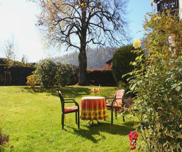 Grosse Wohnung Mit Garten Und Bergblick