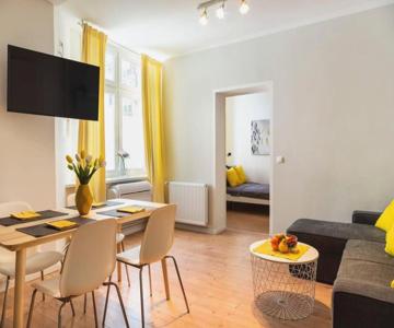 Cosy Two Br Plus Self Checkin Plus Street Parking