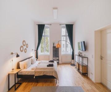 Homely Berlin - Chic Flat, City View, Subway, Café, River