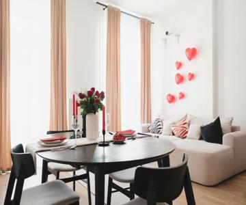 oompH Berlin 3BR Apt with Light Tones and Artwork