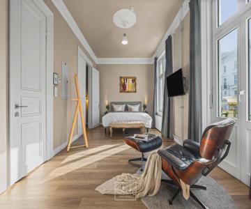 Art Apartments