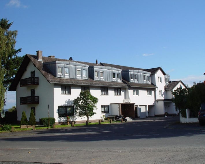Zur Burgruine Frauenberg