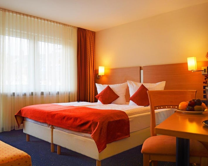 Favored Hotel Plaza Frankfurt